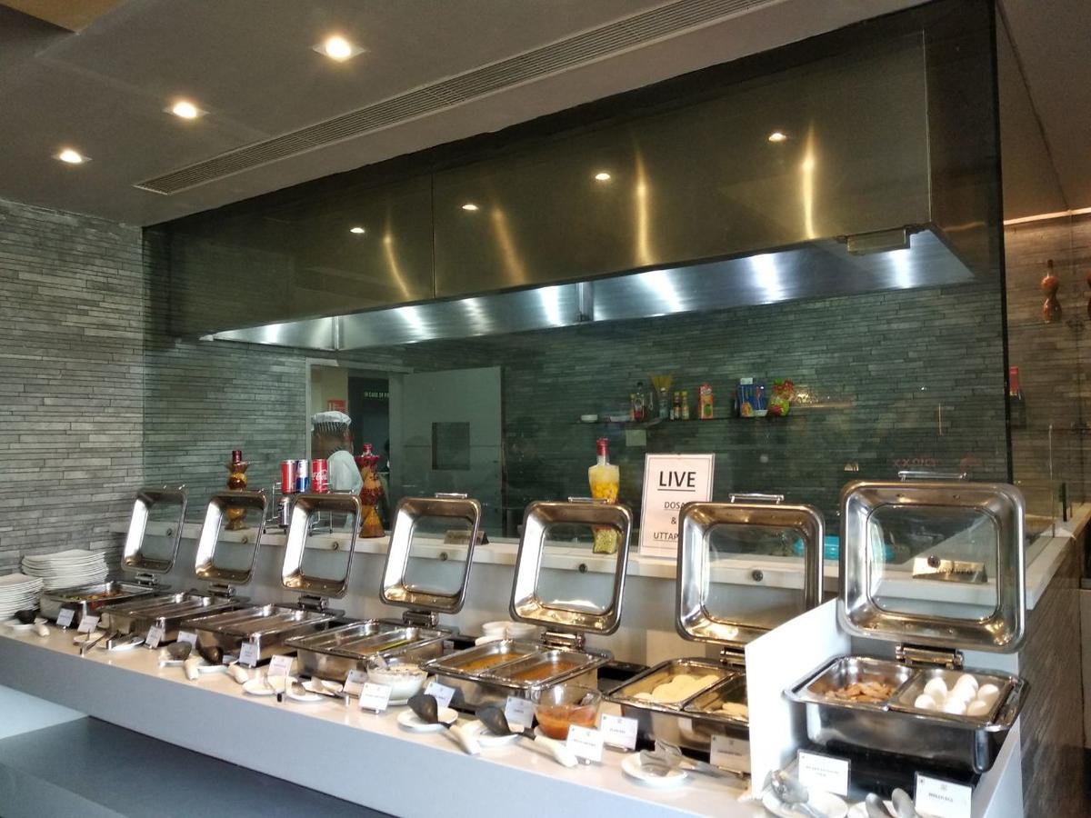 Royal Orchid Central Vadodara Zewnętrze zdjęcie